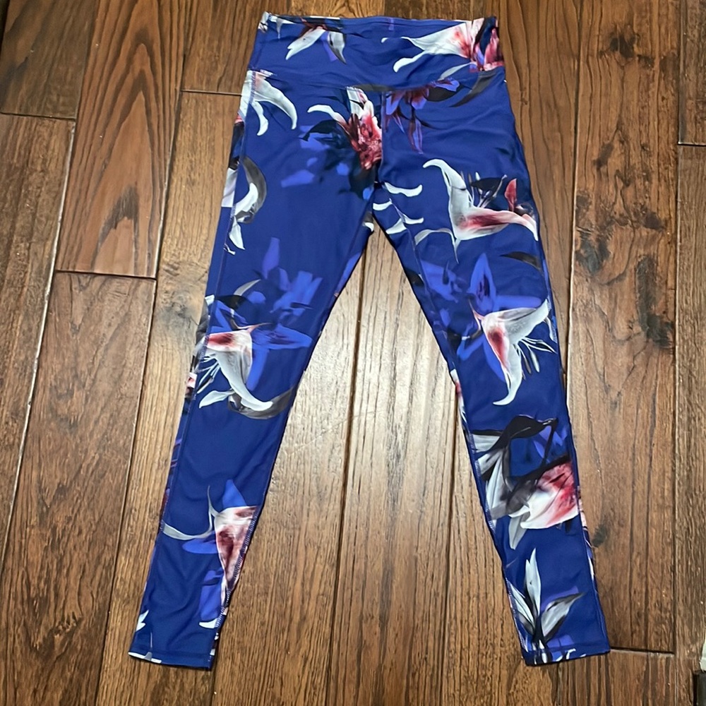 Fabletics Powerform Dhyana Legging in Midnight Lily Print XXS short